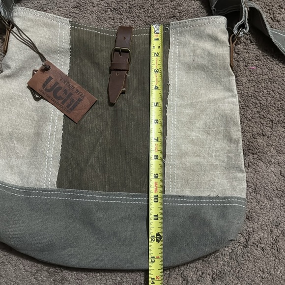 NWT-Shabby Chic Cloth Exterior Patchwork Crossbody Bag-Tan/Olive-Brown Trim - Picture 11 of 16